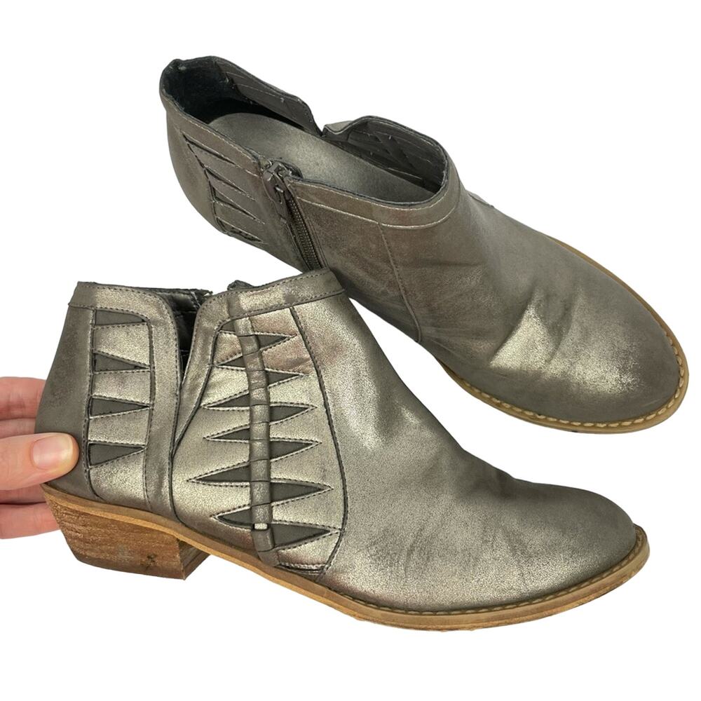 Tucker + Tate | Girls Youth Tinsley Metallic Pewter Zipper Ankle Booties